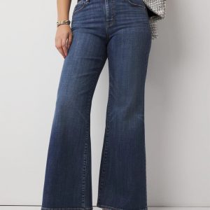 Curvy High-Rise Wide Leg Jeans