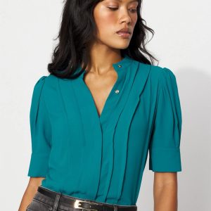 Elbow Sleeve Y-Neck Shirt