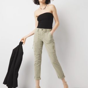 Mid-Rise Pret-A-Pedi Straight Cropped Pants