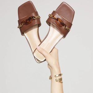 Tortoise Link Flat Sandal