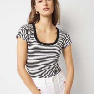 WHBMFORME™ Ribbed Stretch Scoop Neck Tee